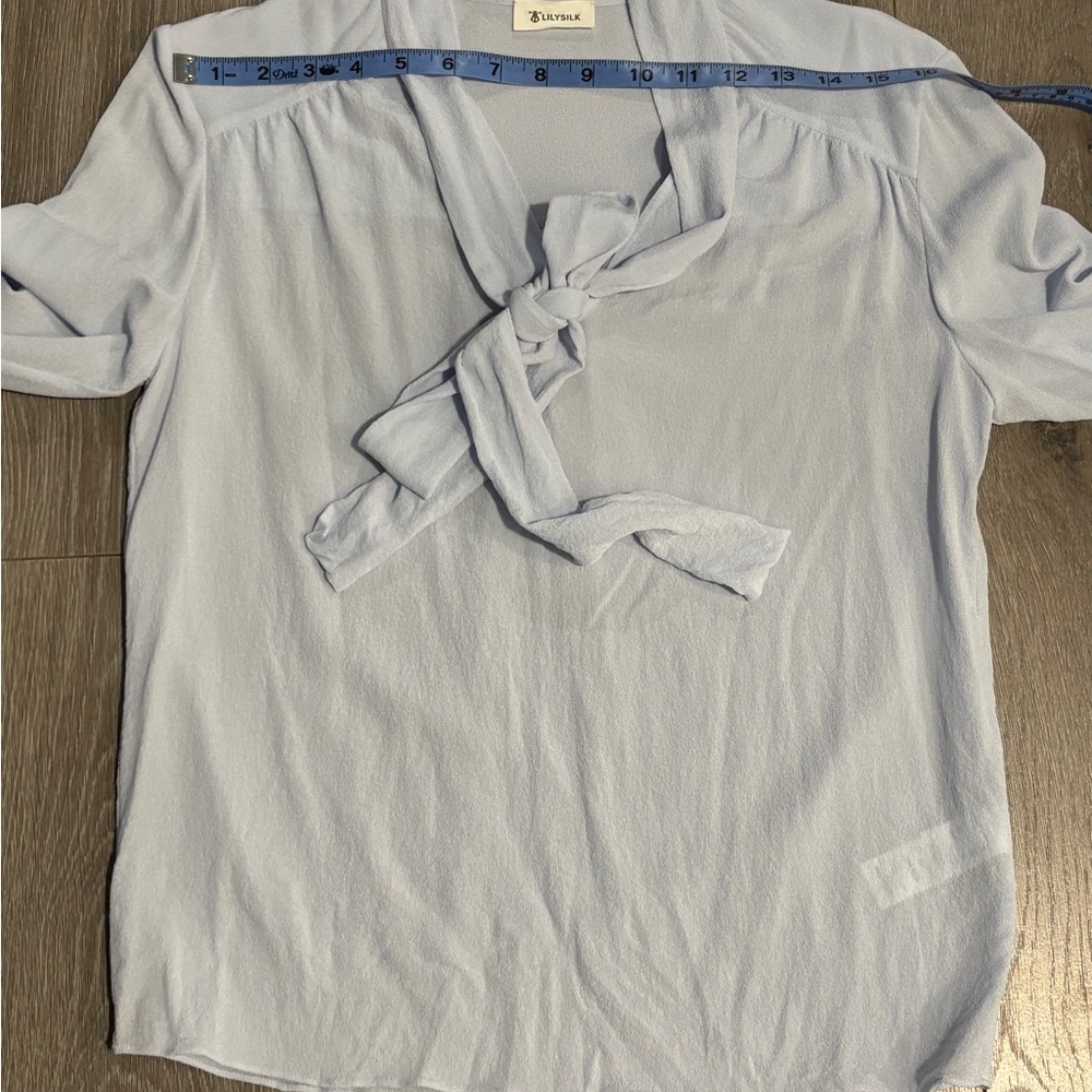 Elegant Light Blue Lilysilk Women's Top. Size XS - Picture 8 of 10